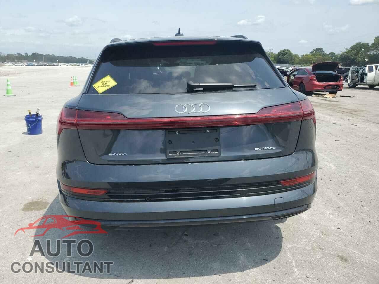 AUDI E-TRON 2021 - WA1AAAGE2MB010865