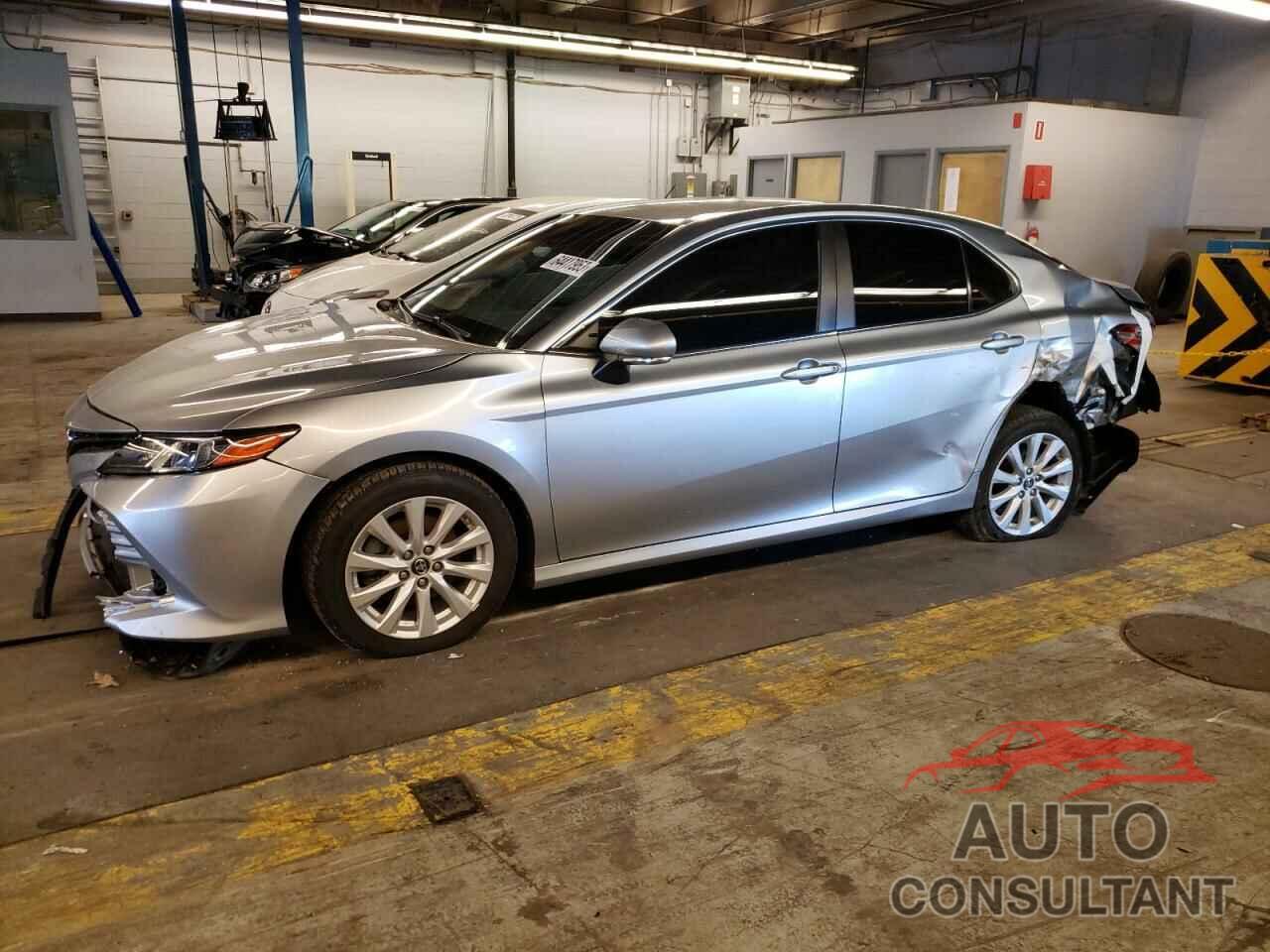 TOYOTA CAMRY 2018 - 4T1B11HK8JU049826