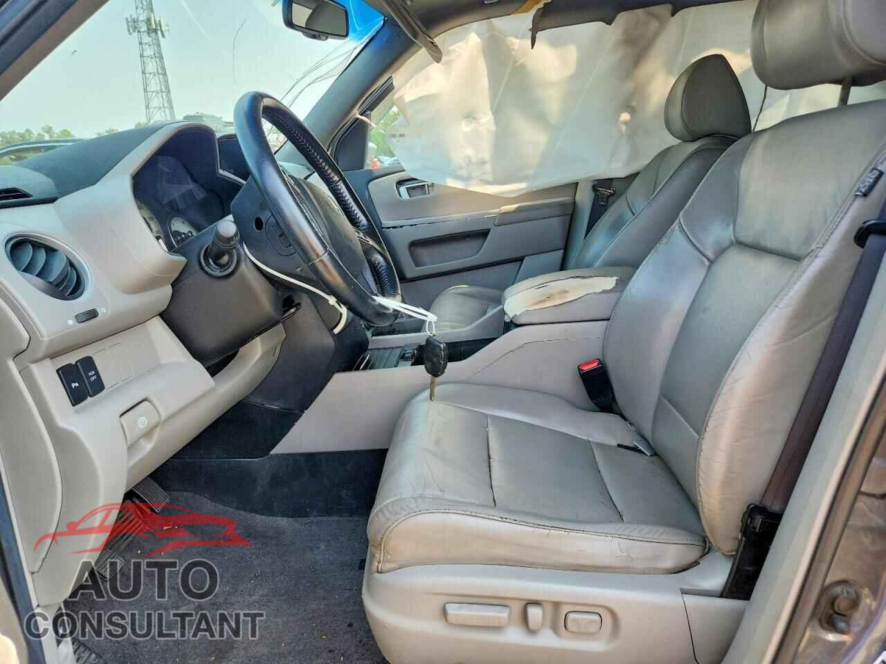 HONDA PILOT 2011 - 5FNYF4H98BB094855
