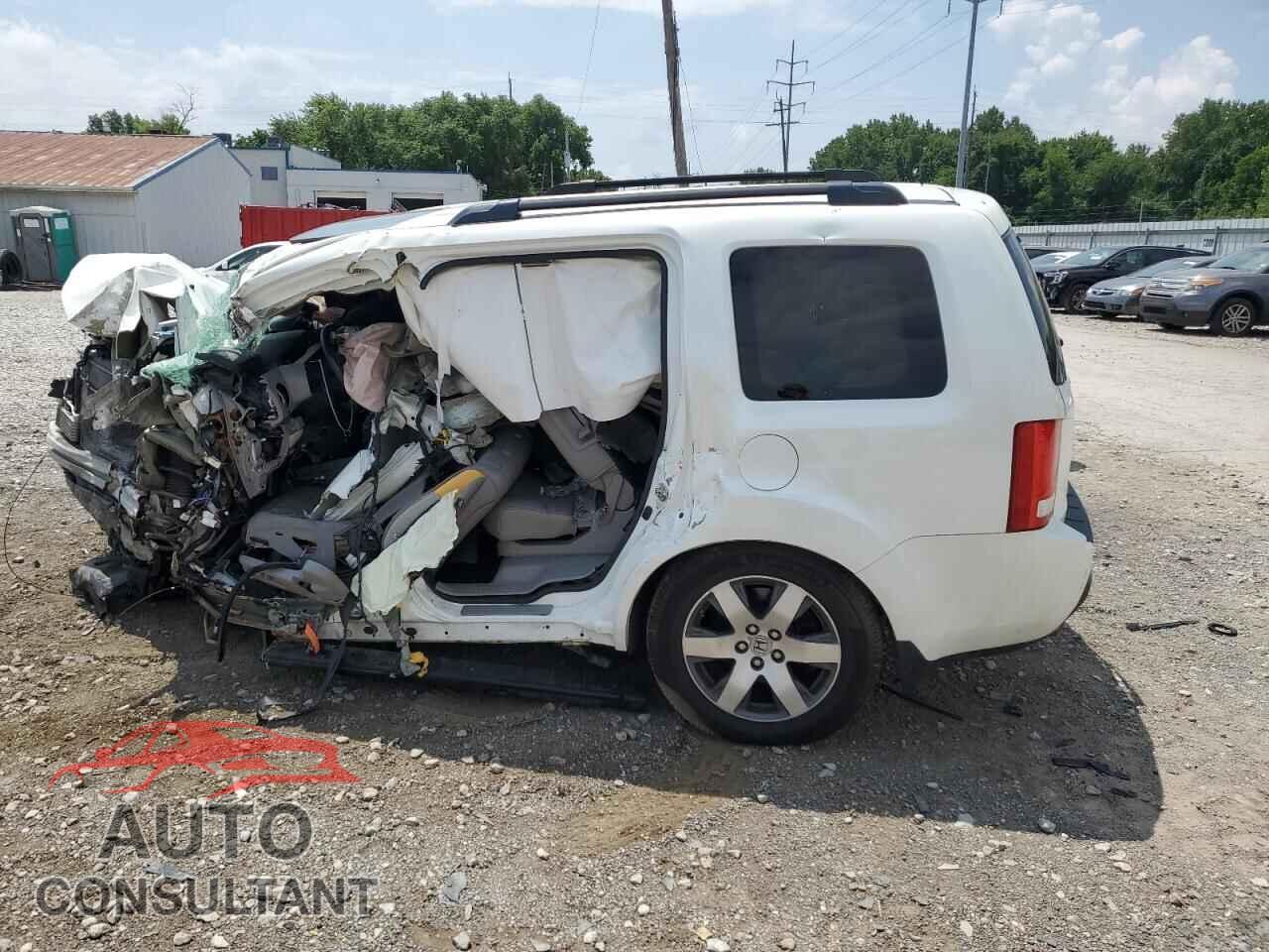 HONDA PILOT 2013 - 5FNYF4H96DB031806