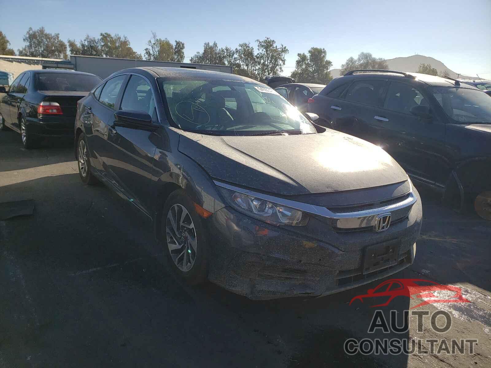 HONDA CIVIC 2018 - 2HGFC2F78JH574524