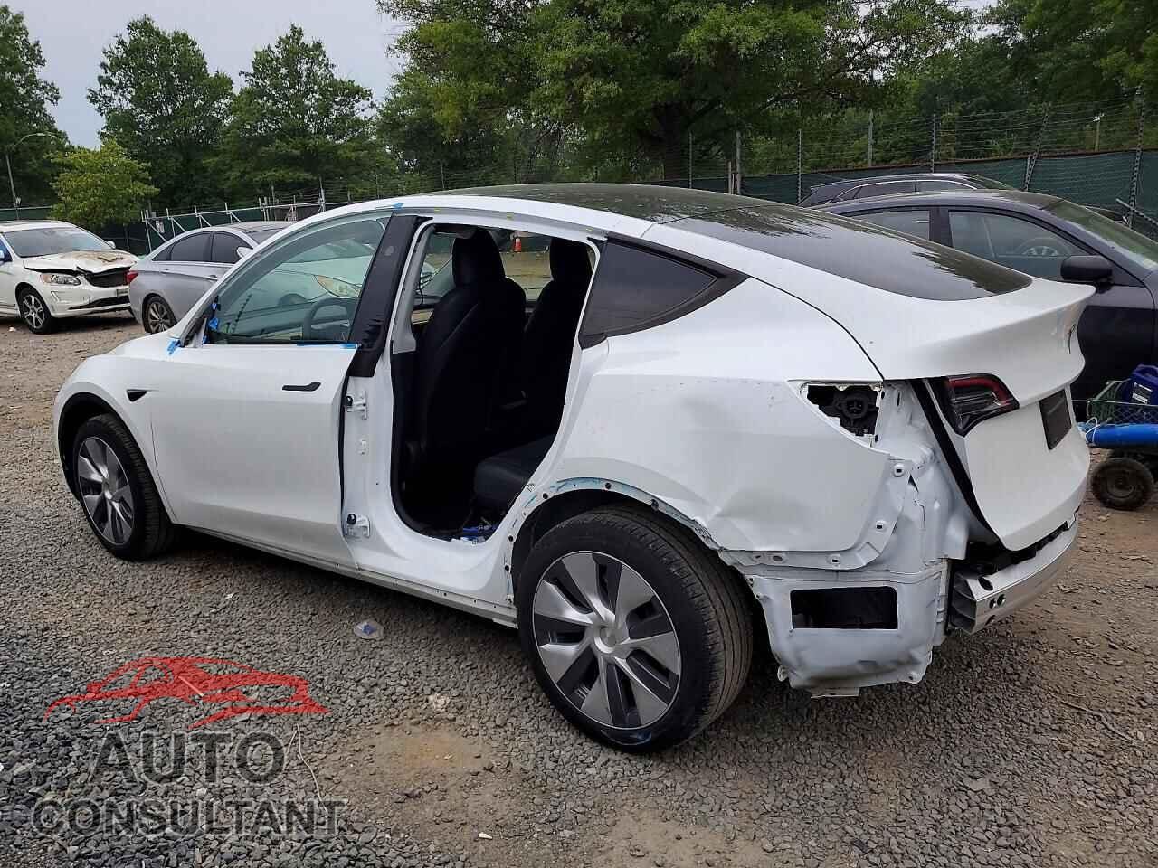 TESLA MODEL Y 2024 - 7SAYGDEEXRA233618
