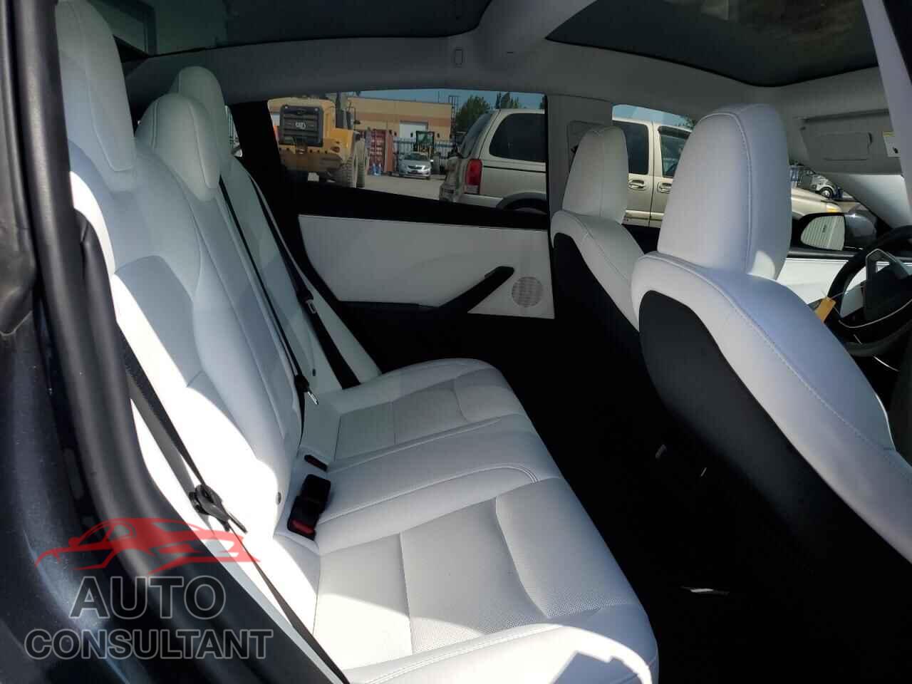 TESLA MODEL 3 2024 - LRW3E7EBXRC100763