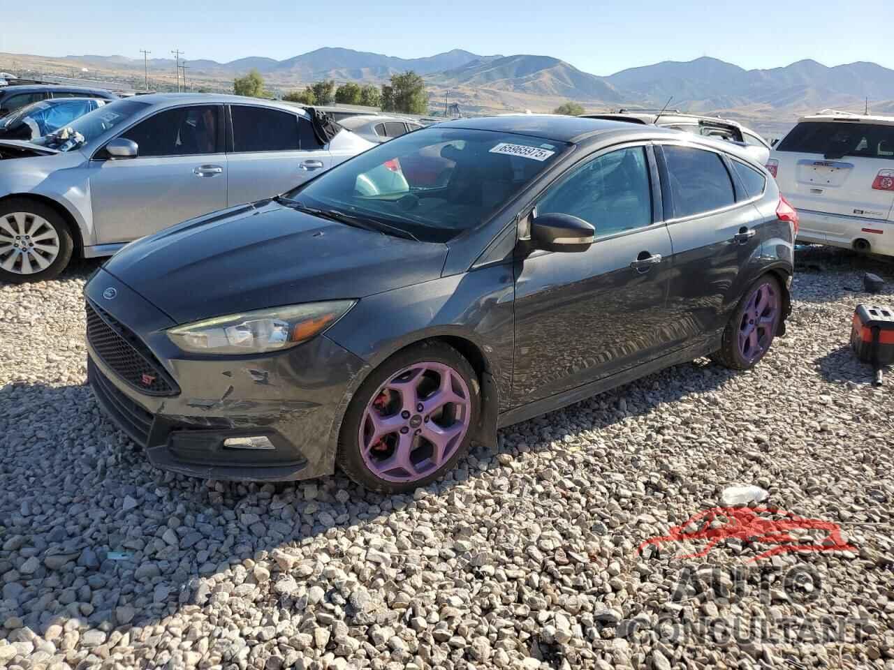 FORD FOCUS 2017 - 1FADP3L9XHL329264