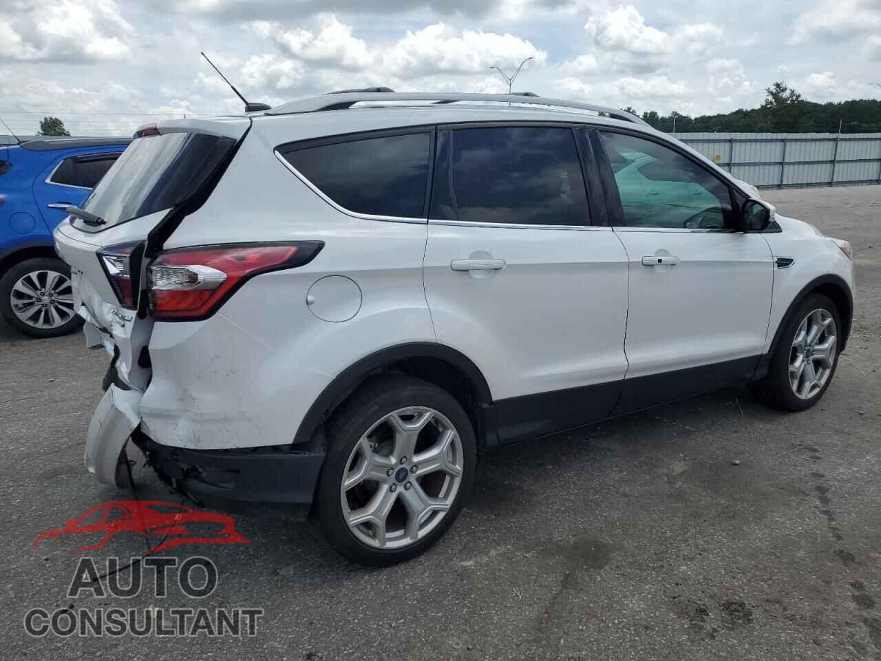FORD ESCAPE 2017 - 1FMCU0J93HUB35570