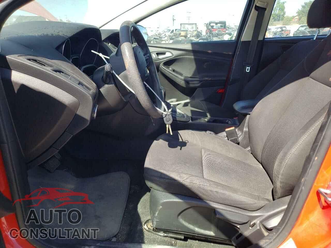 FORD FOCUS 2017 - 1FADP3F20HL304260