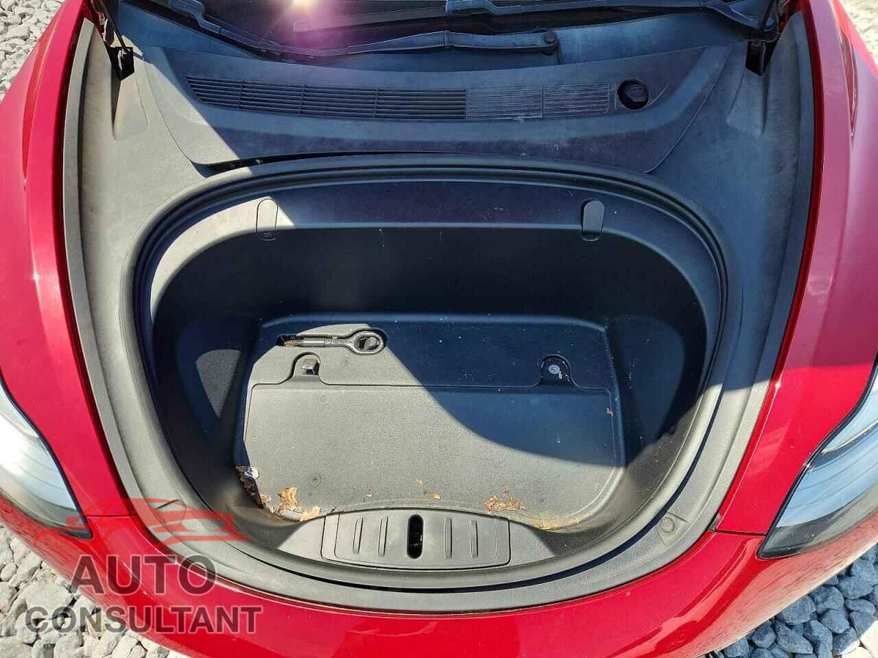 TESLA MODEL 3 2019 - 5YJ3E1EA2KF402077