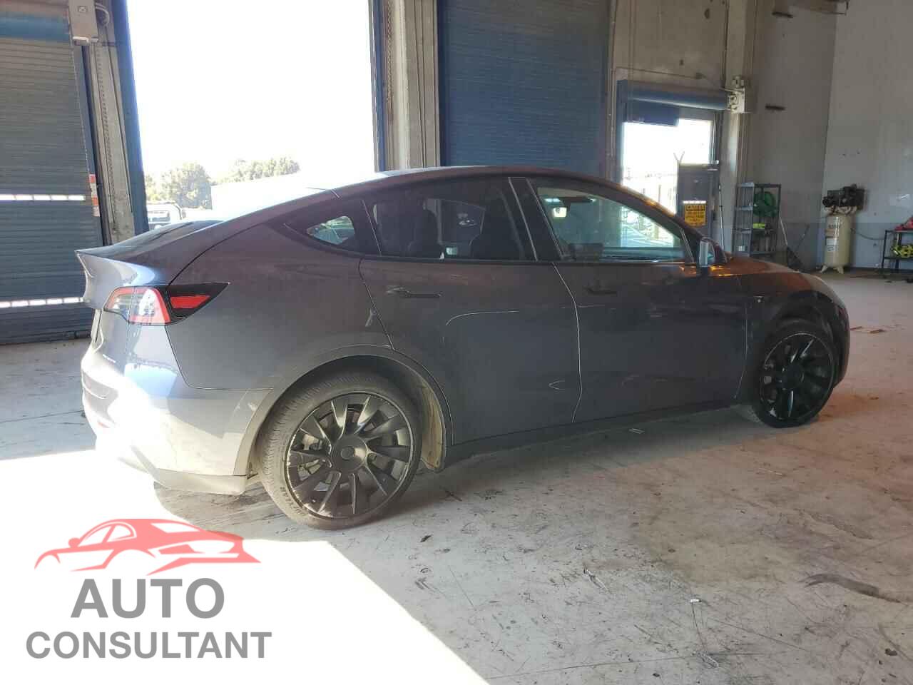 TESLA MODEL Y 2023 - 7SAYGDEE2PF609311