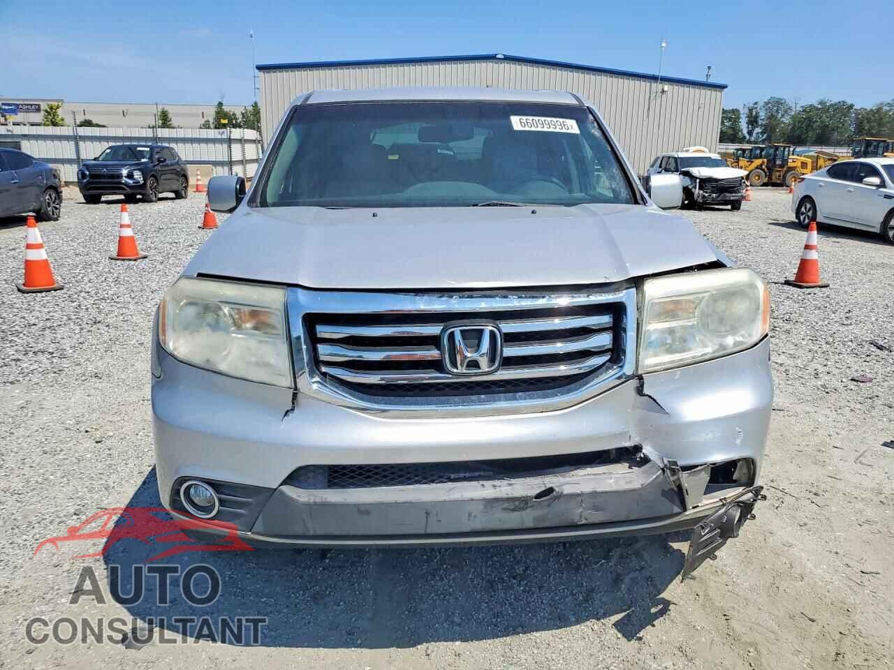 HONDA PILOT 2012 - 5FNYF3H52CB019156