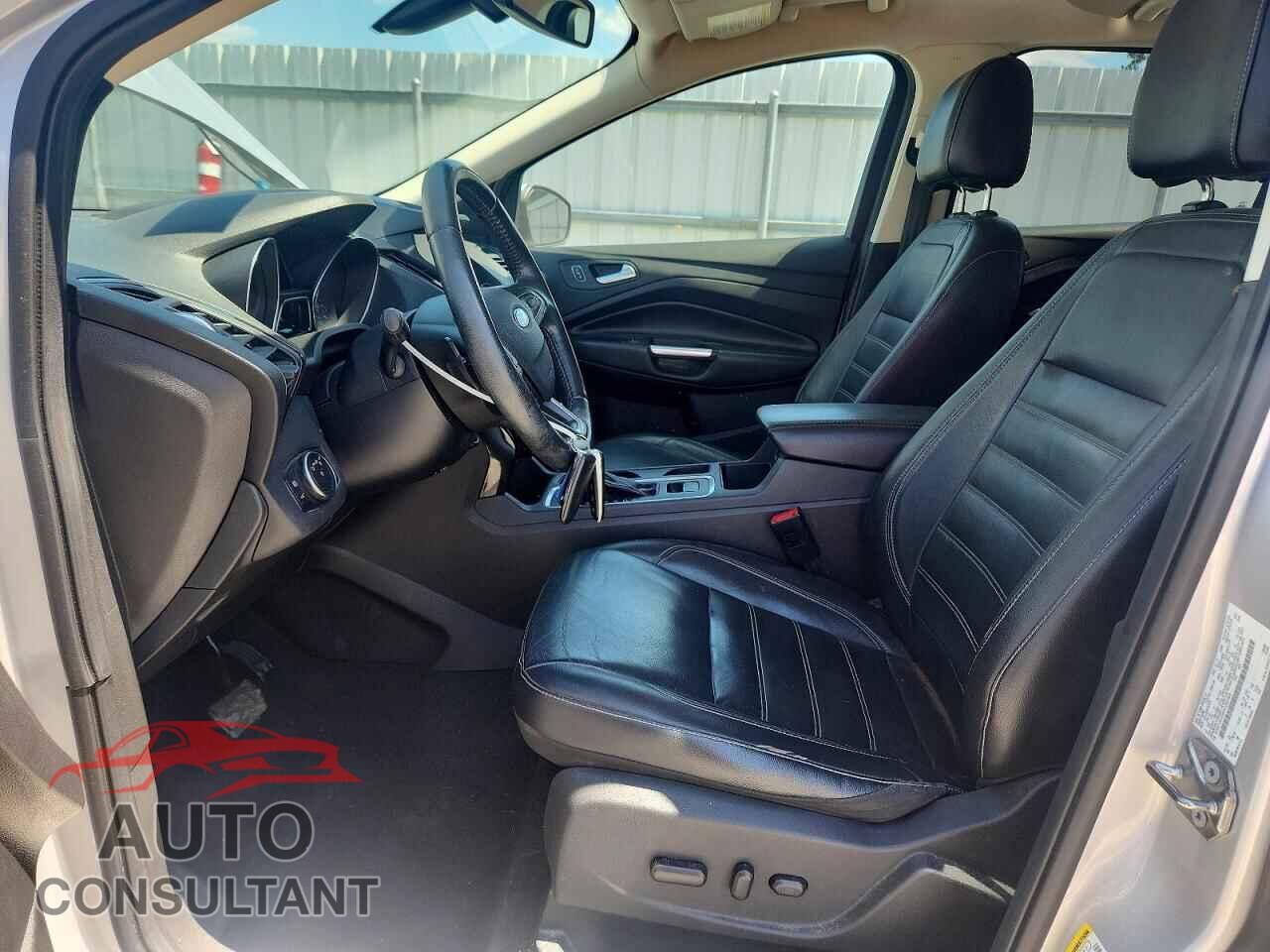 FORD ESCAPE 2017 - 1FMCU9JD9HUC83389