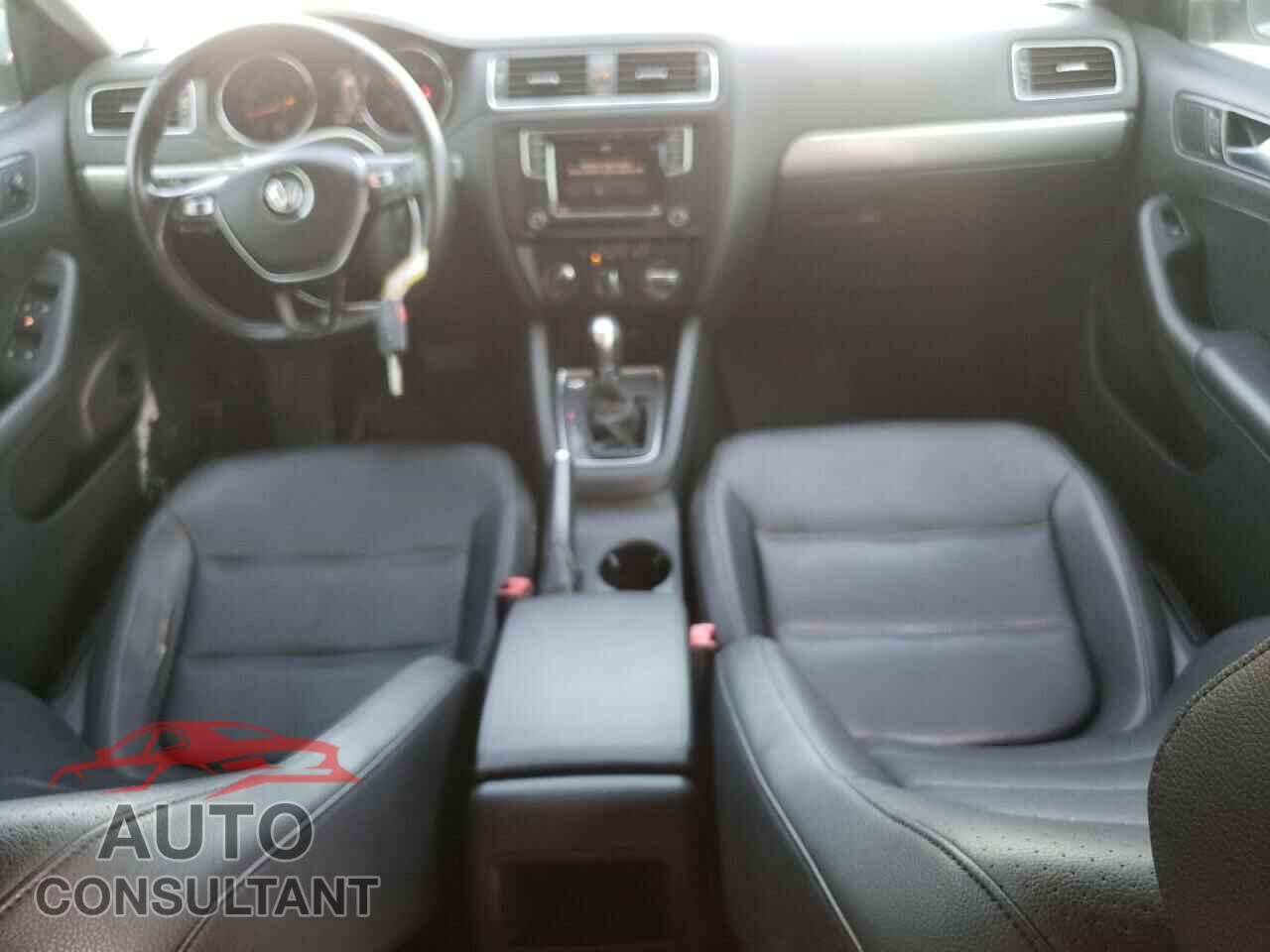 VOLKSWAGEN JETTA 2017 - 3VWDB7AJ7HM209592