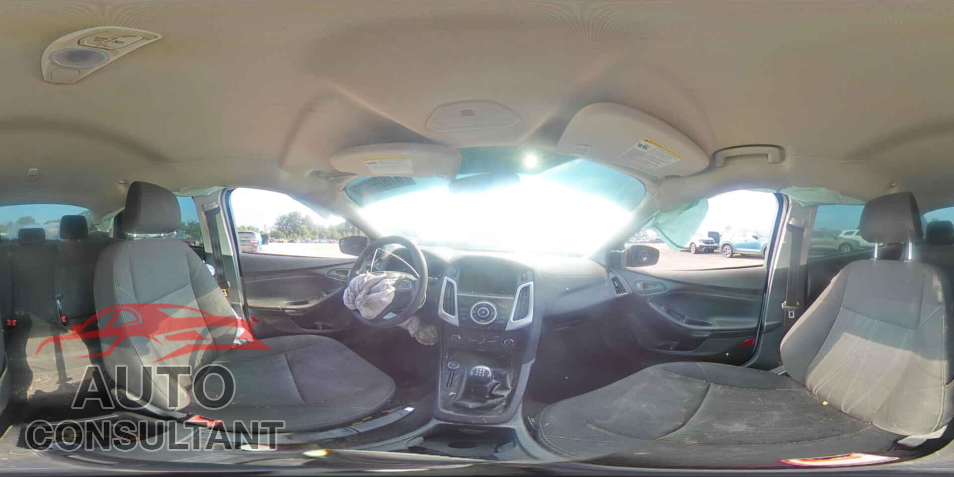 FORD FOCUS 2015 - 1FADP3E20FL347317