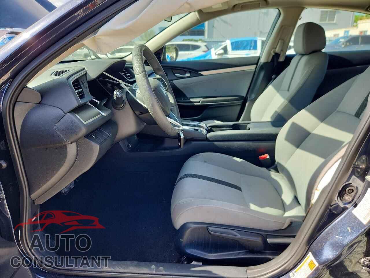 HONDA CIVIC 2017 - 19XFC2F71HE030905