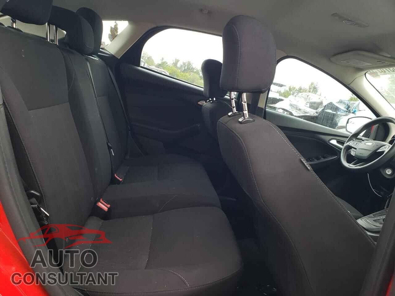 FORD FOCUS 2016 - 1FADP3K28GL268466