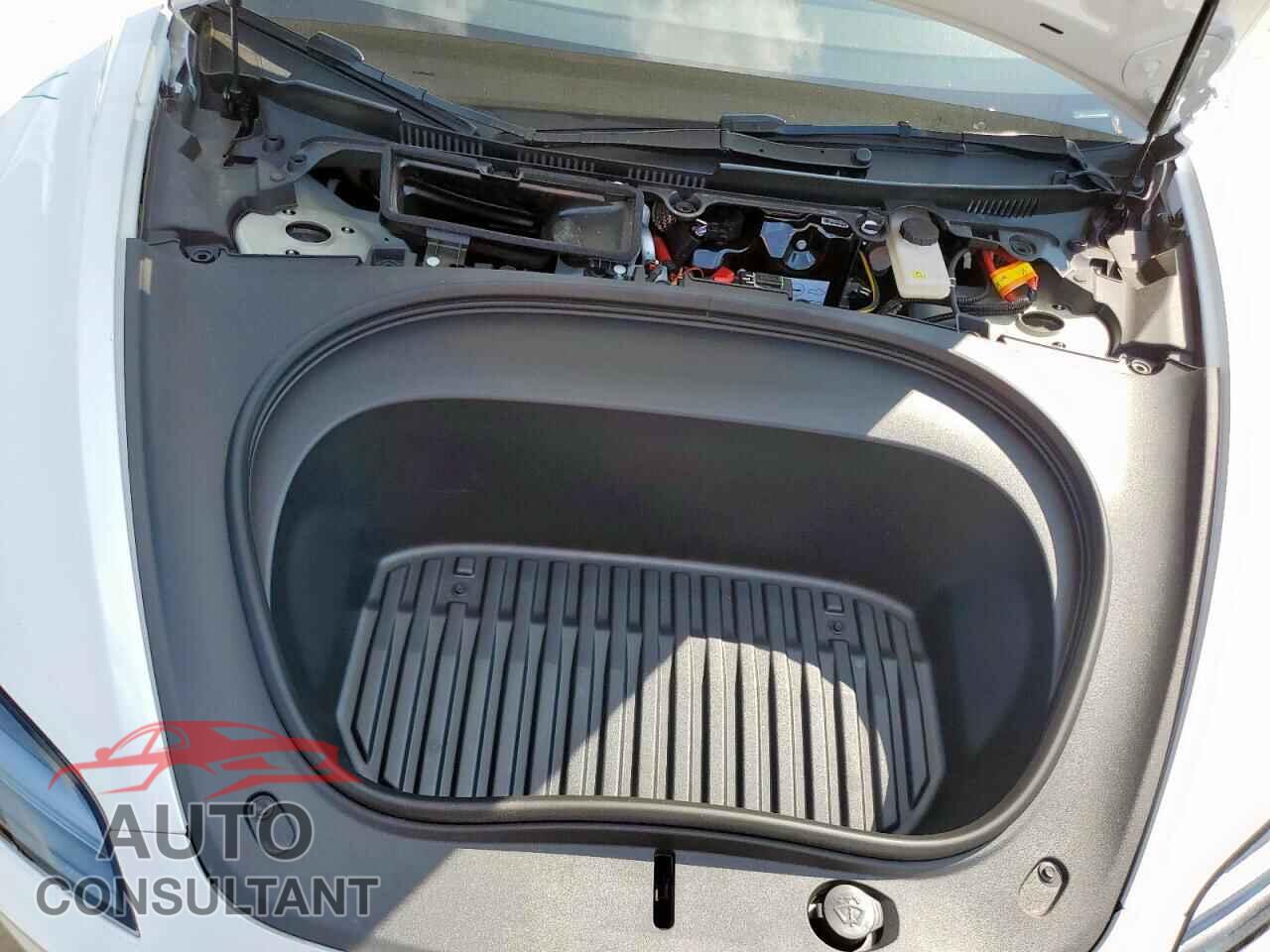 TESLA MODEL 3 2025 - 5YJ3E1EA2SF020521