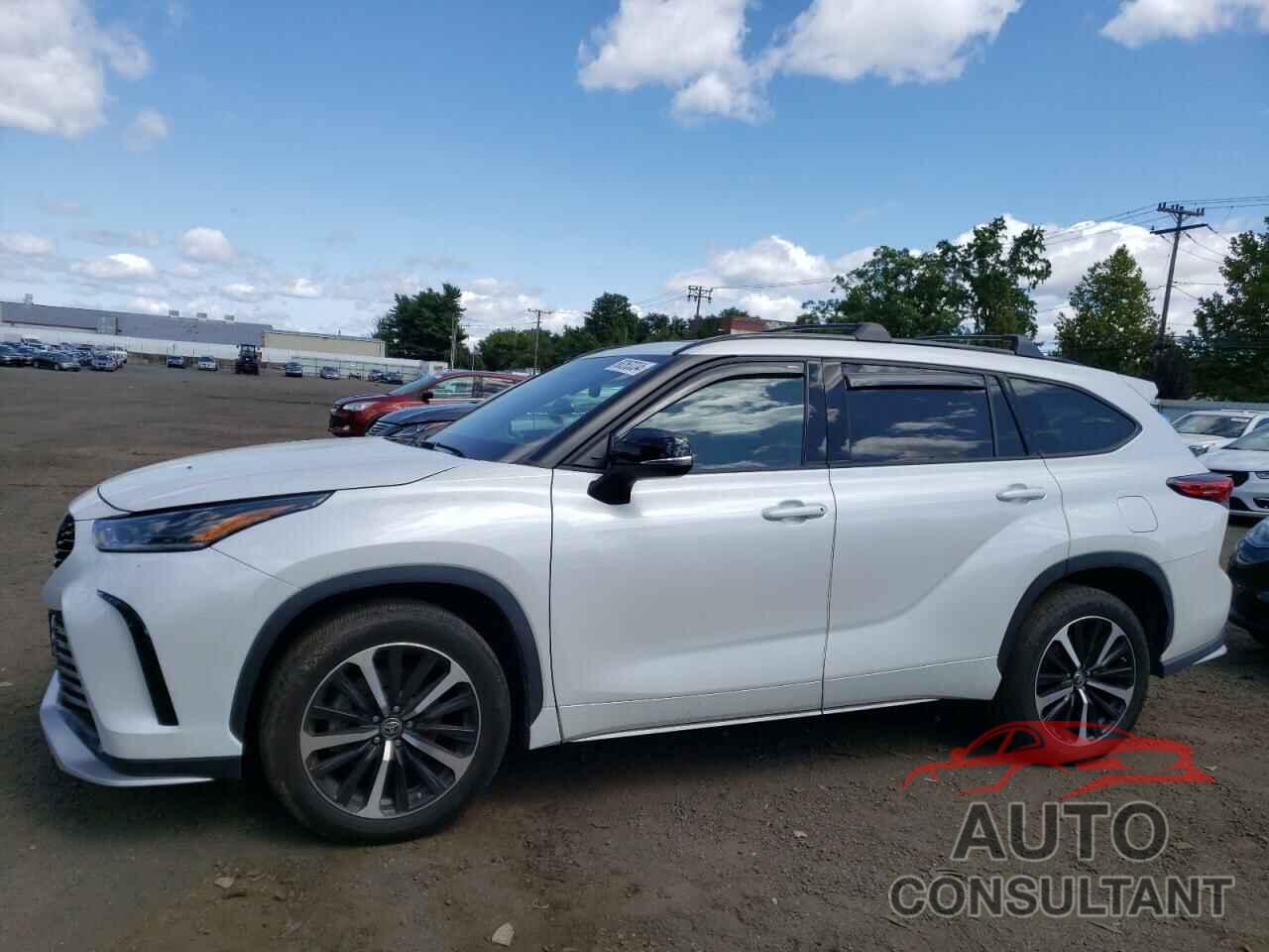 TOYOTA HIGHLANDER 2022 - 5TDJZRBH8NS192872