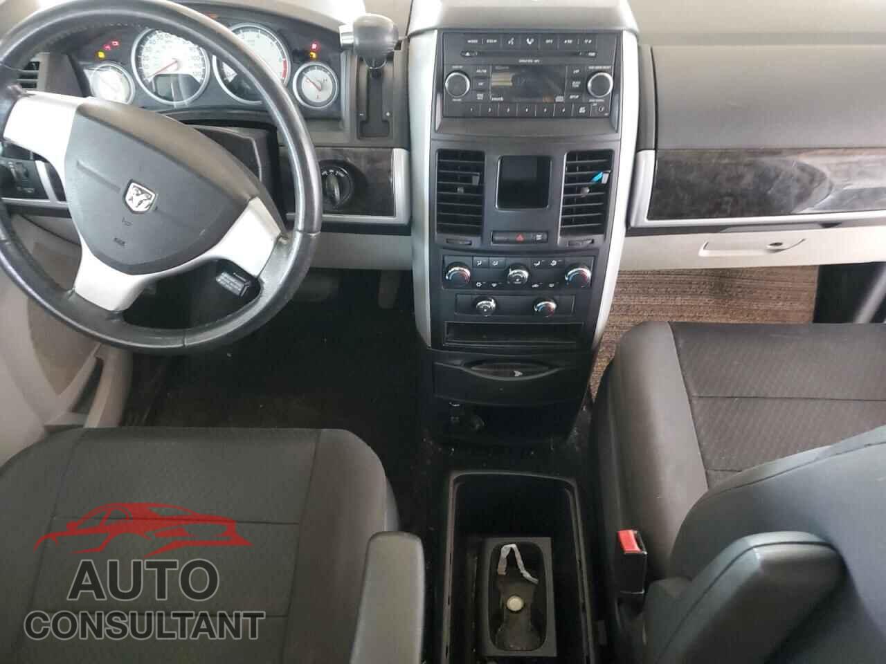 DODGE CARAVAN 2010 - 2D4RN5D12AR119140