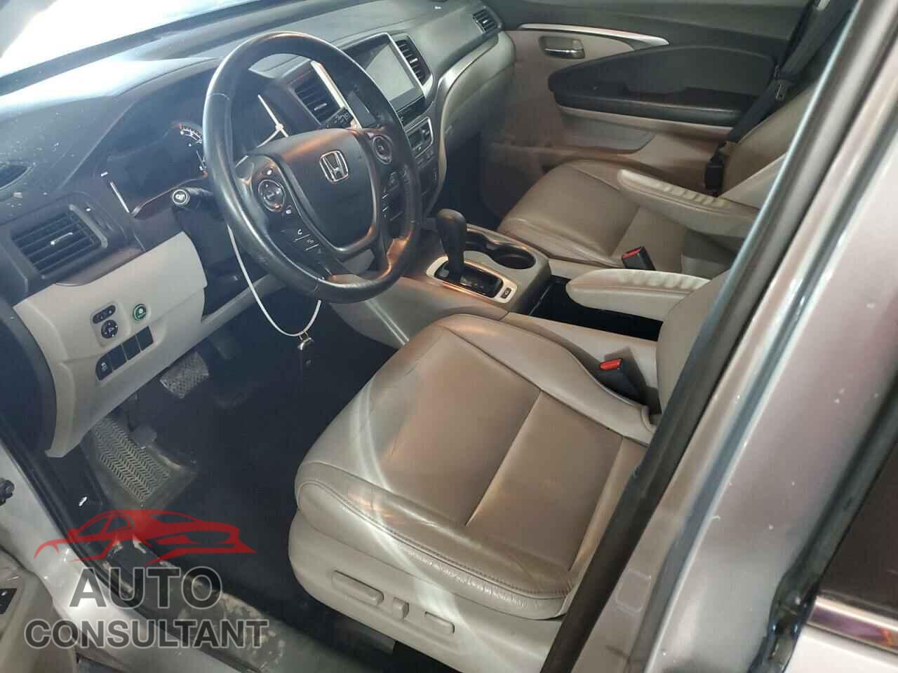 HONDA PILOT 2016 - 5FNYF6H50GB070100