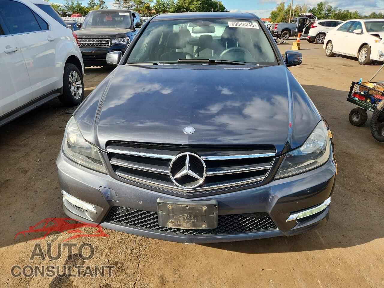 MERCEDES-BENZ C-CLASS 2014 - WDDGF8AB7EG208568
