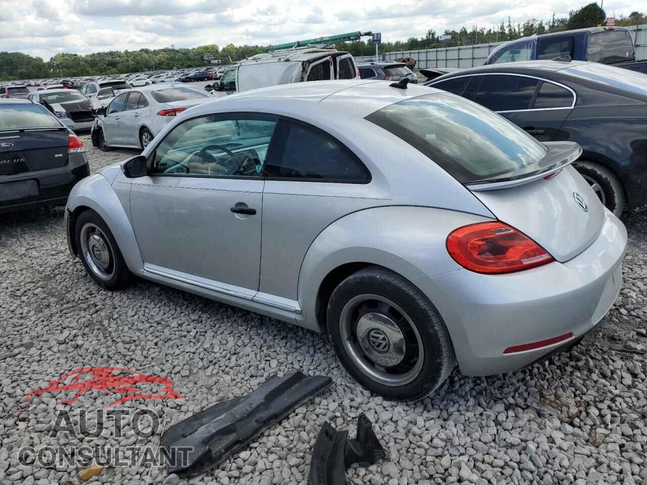 VOLKSWAGEN BEETLE 2015 - 3VWF17AT7FM602955