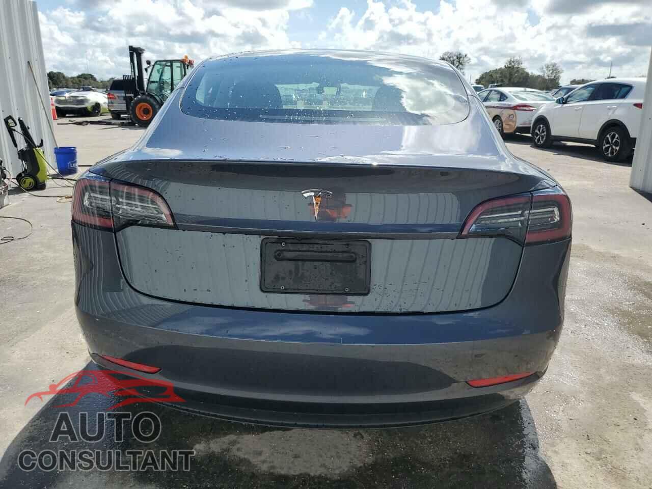 TESLA MODEL 3 2023 - 5YJ3E1EA5PF459770