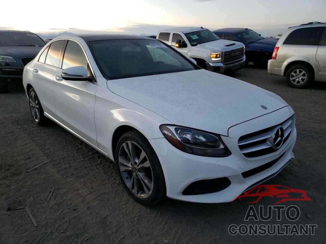MERCEDES-BENZ C-CLASS 2018 - 55SWF4KB7JU239724