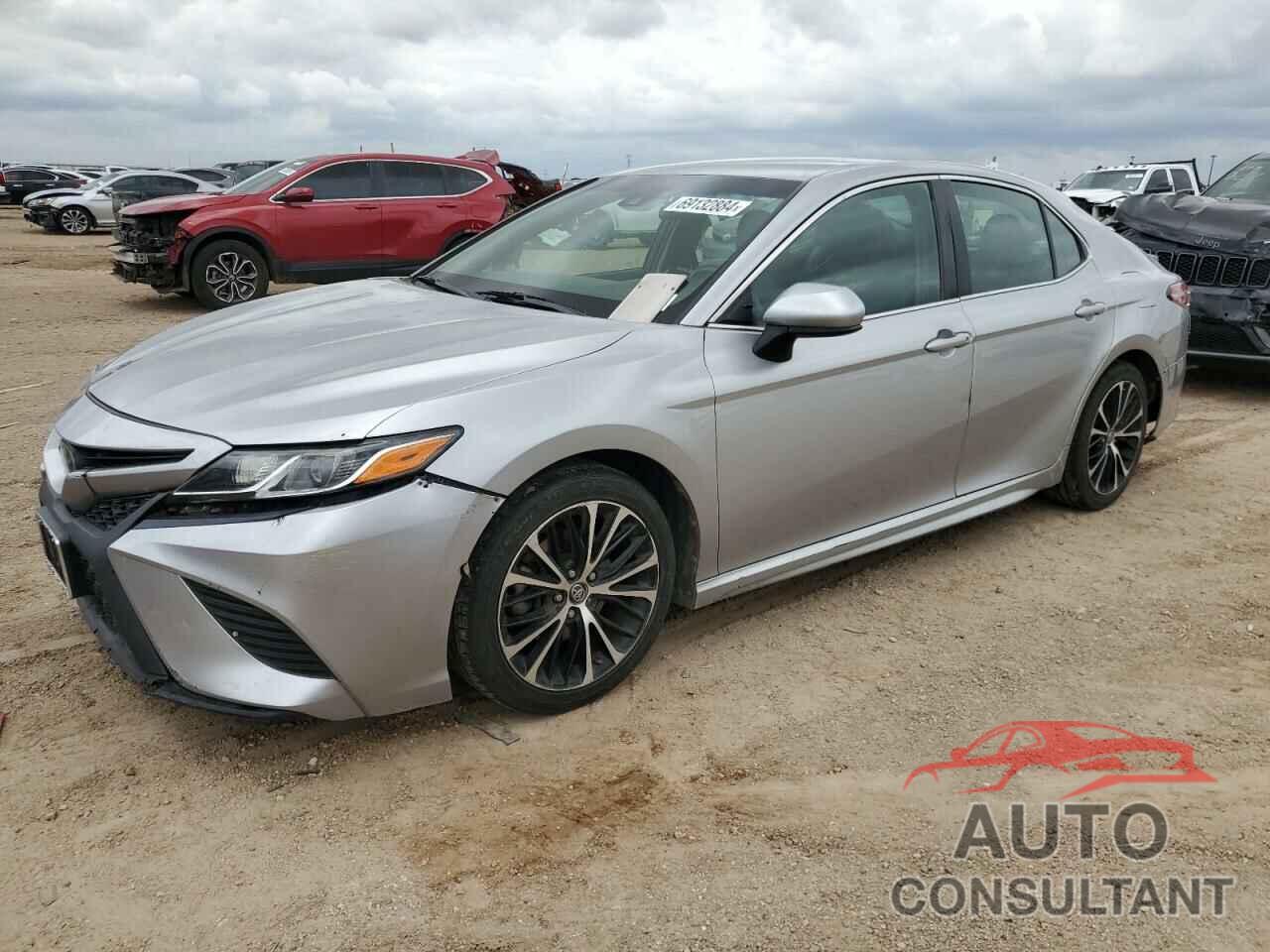 TOYOTA CAMRY 2018 - 4T1B11HK2JU022251