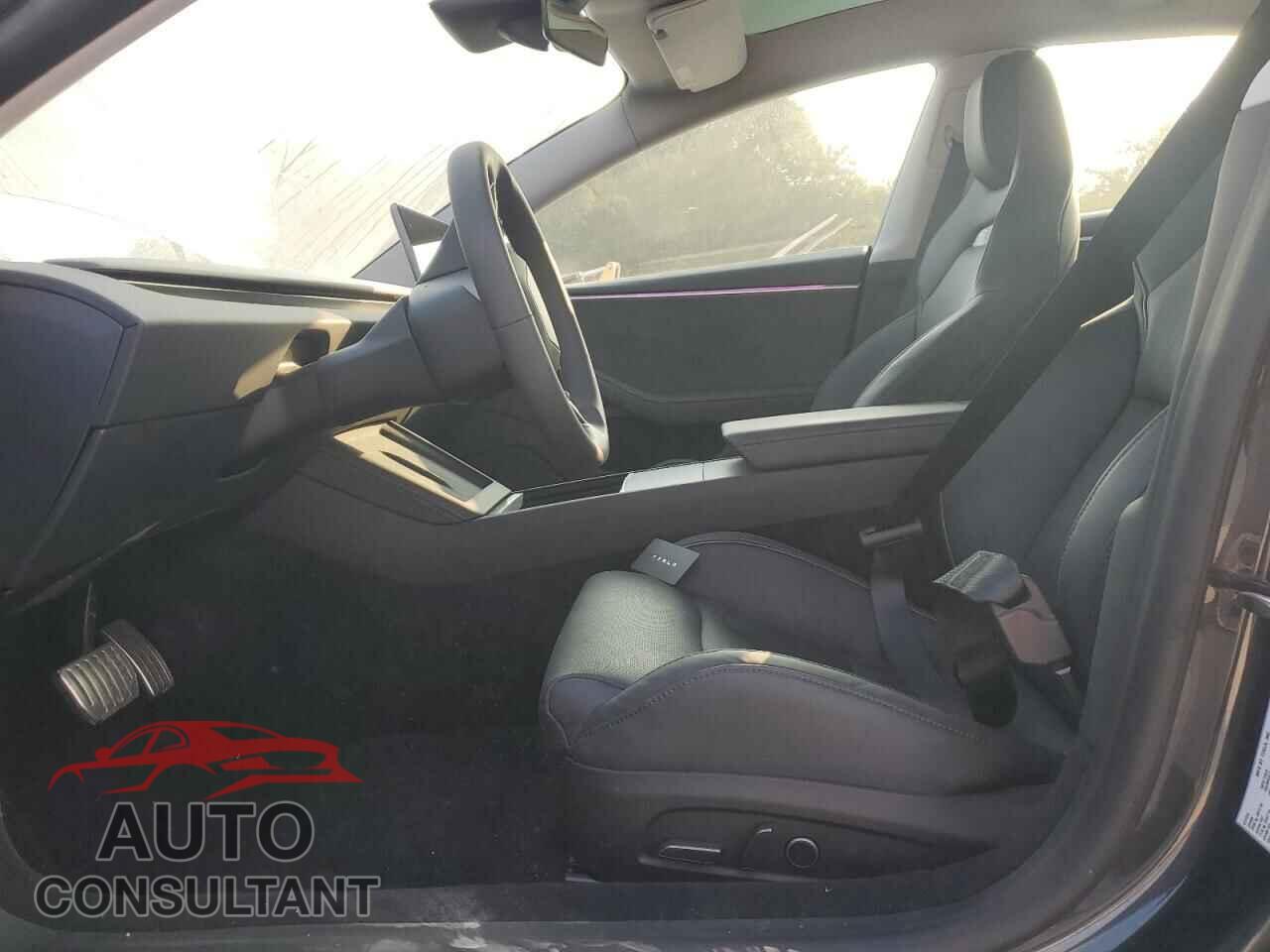TESLA MODEL 3 2024 - 5YJ3E1ET5RF824159