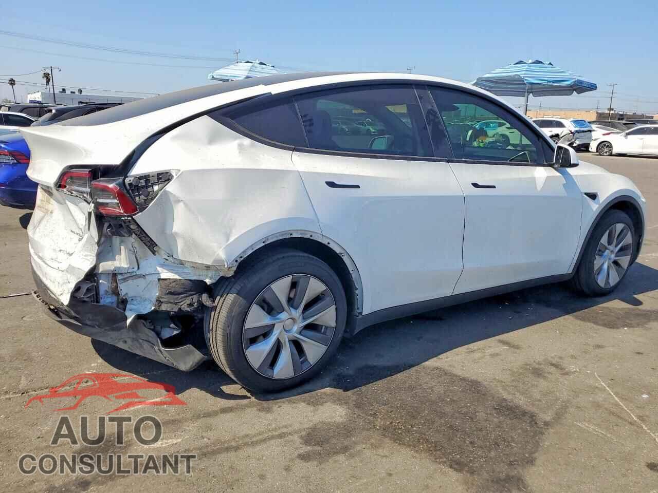 TESLA MODEL Y 2023 - 7SAYGAEE9PF851379