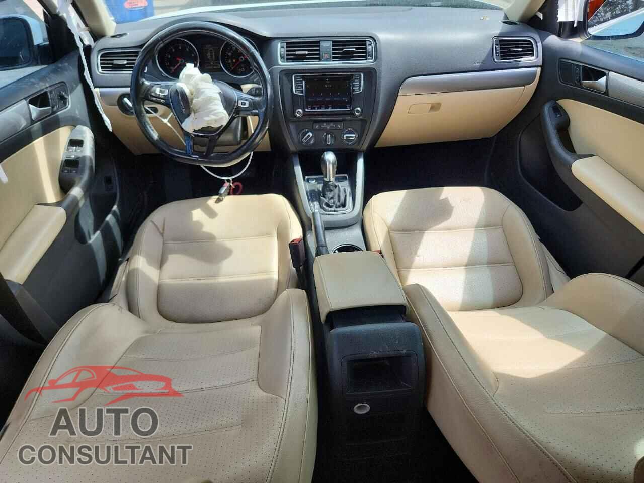 VOLKSWAGEN JETTA 2017 - 3VWDB7AJ2HM394019