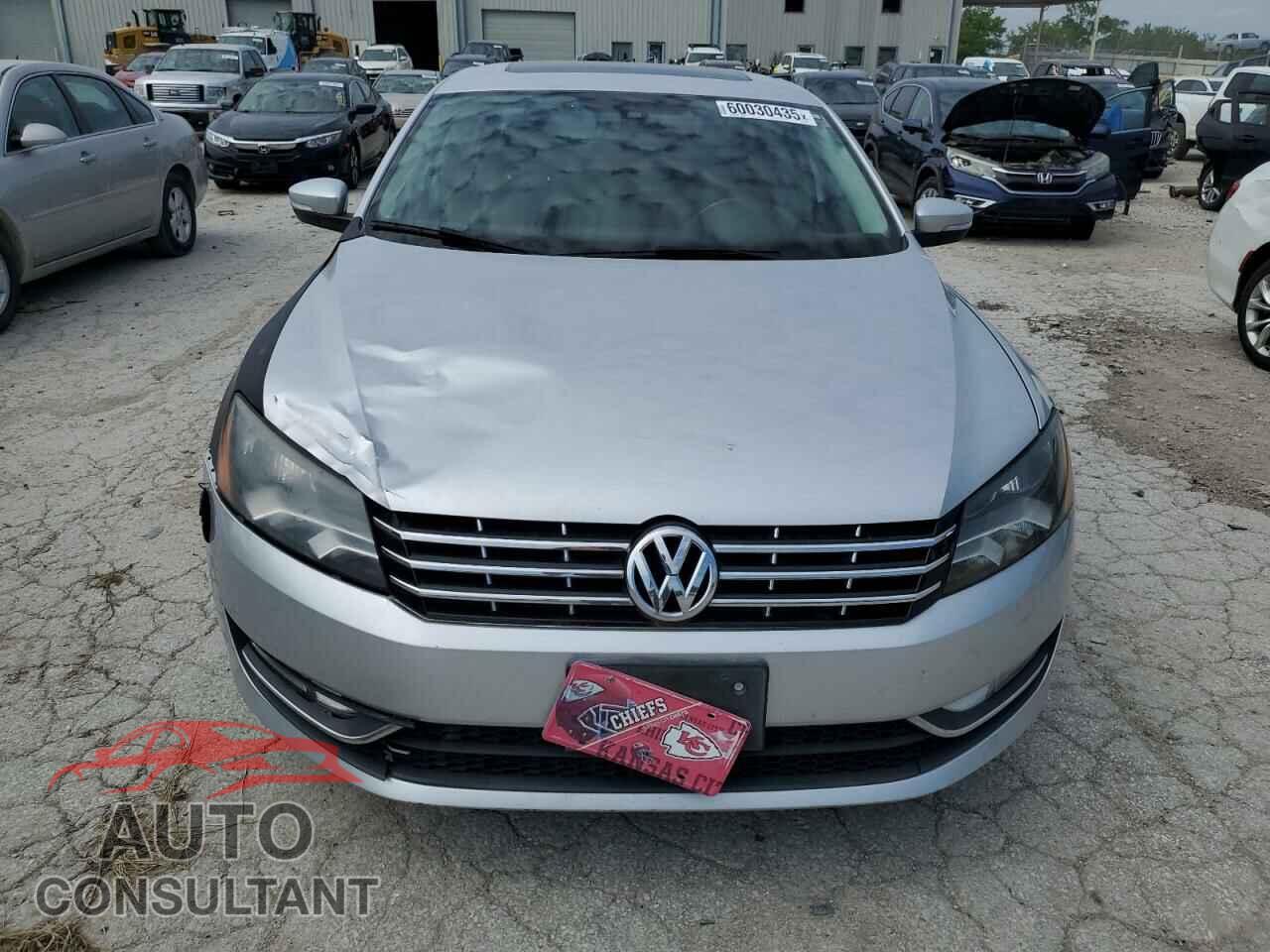VOLKSWAGEN PASSAT 2014 - 1VWCN7A3XEC004964