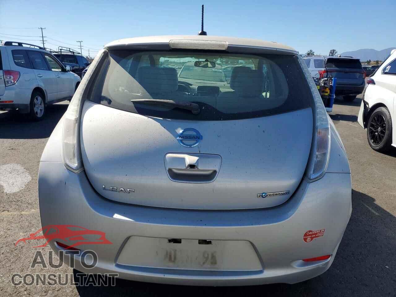 NISSAN LEAF 2015 - 1N4AZ0CP9FC326833