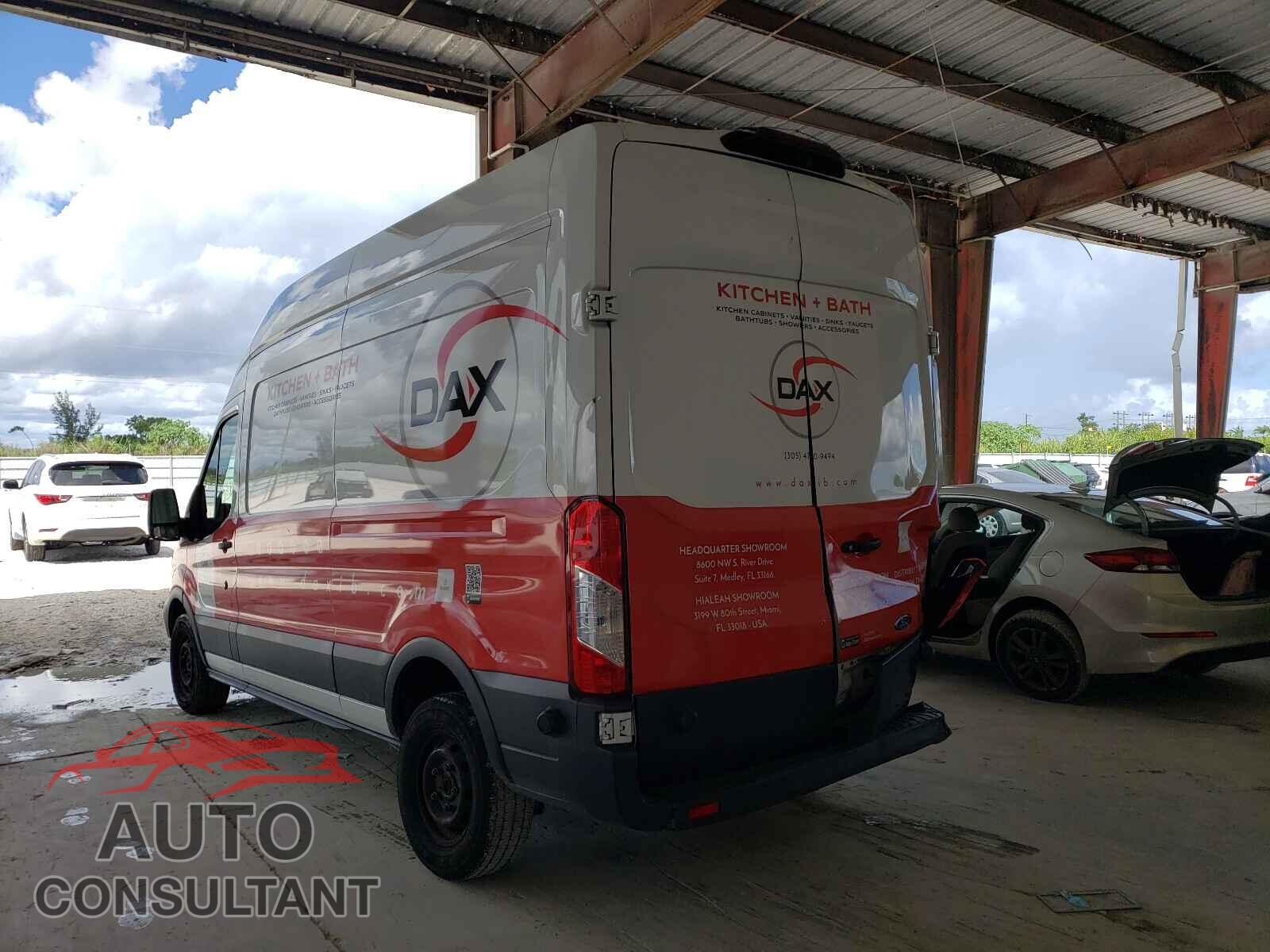FORD TRANSIT CO 2018 - 1FTYR2XG5JKB19921