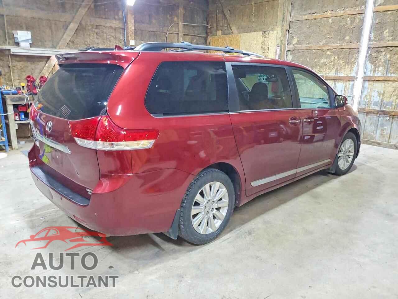 TOYOTA SIENNA 2013 - 5TDDK3DC8DS067448