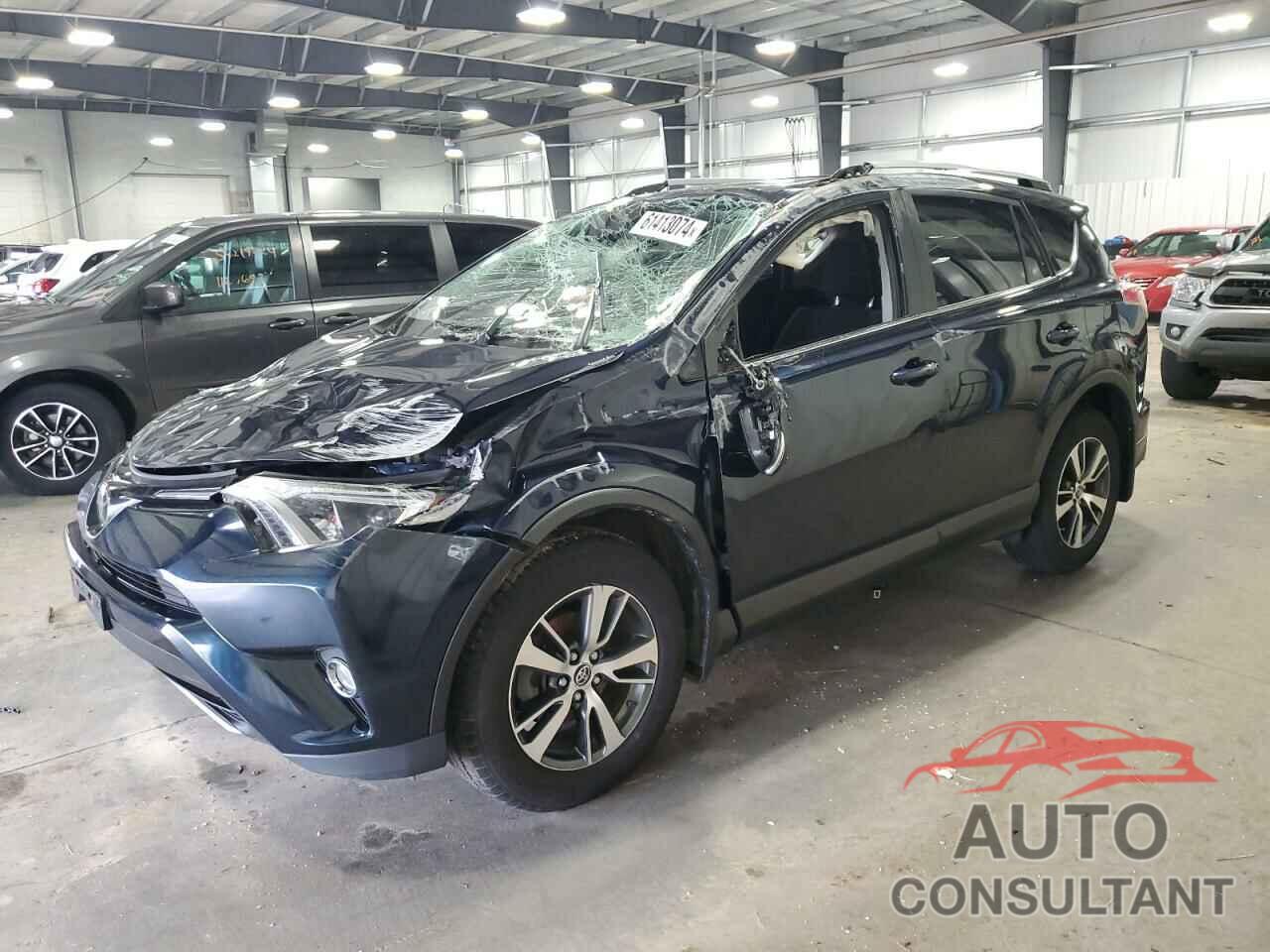 TOYOTA RAV4 2017 - JTMRFREV5HJ143577