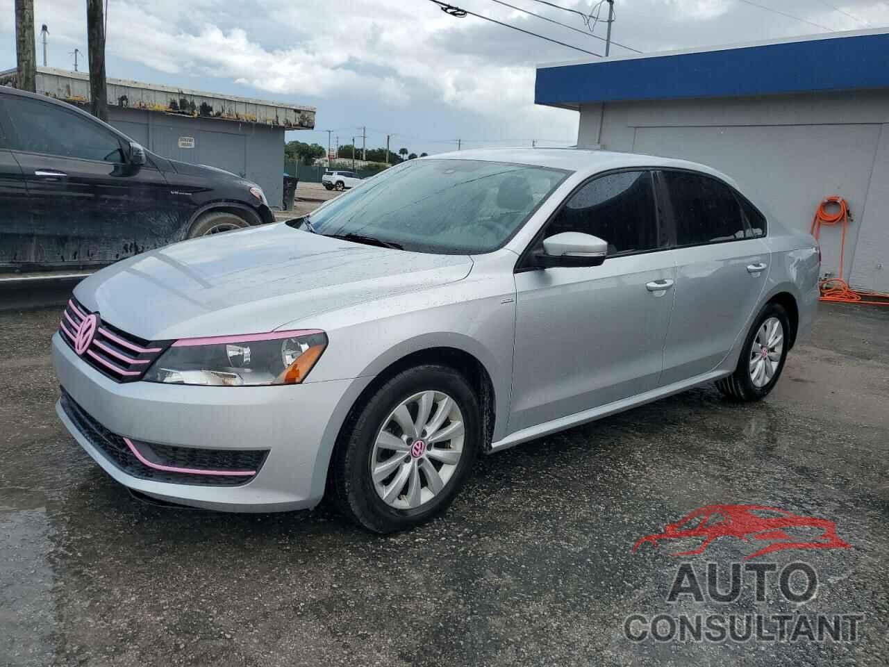 VOLKSWAGEN PASSAT 2015 - 1VWAT7A30FC009315
