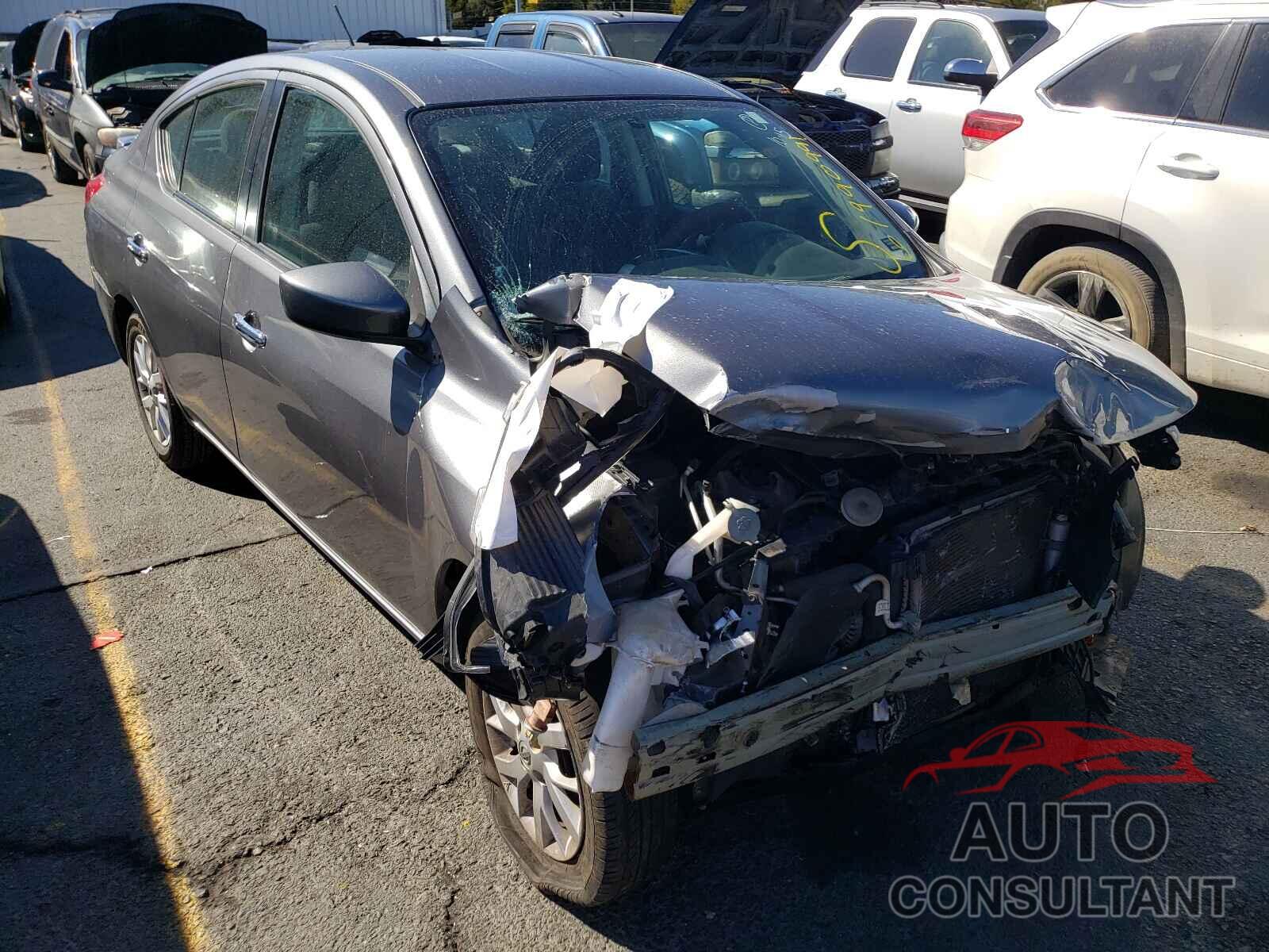 NISSAN VERSA 2018 - 3N1CN7AP5JL817085