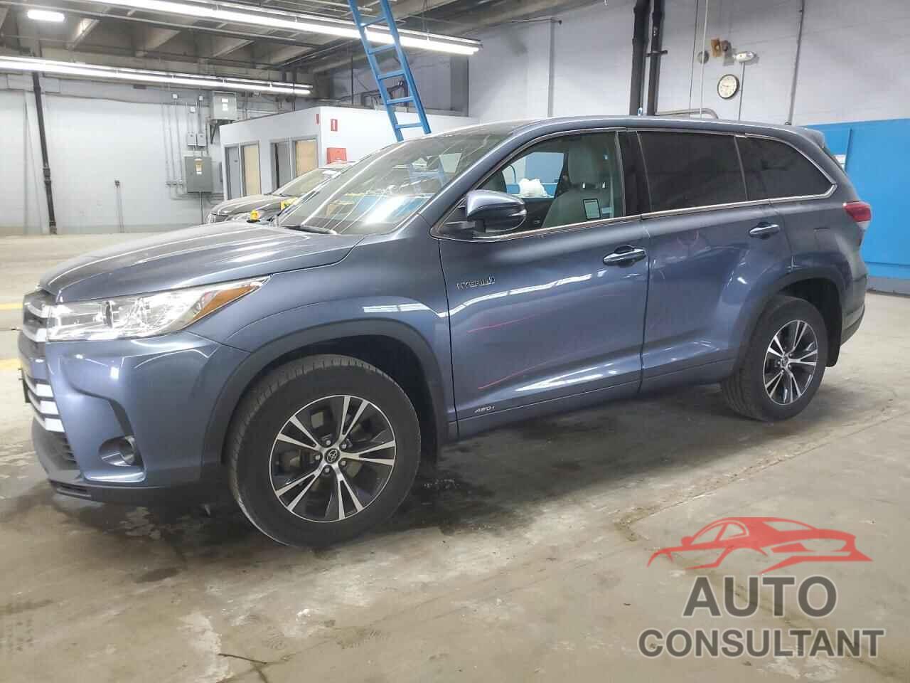 TOYOTA HIGHLANDER 2018 - 5TDBGRFH8JS048303