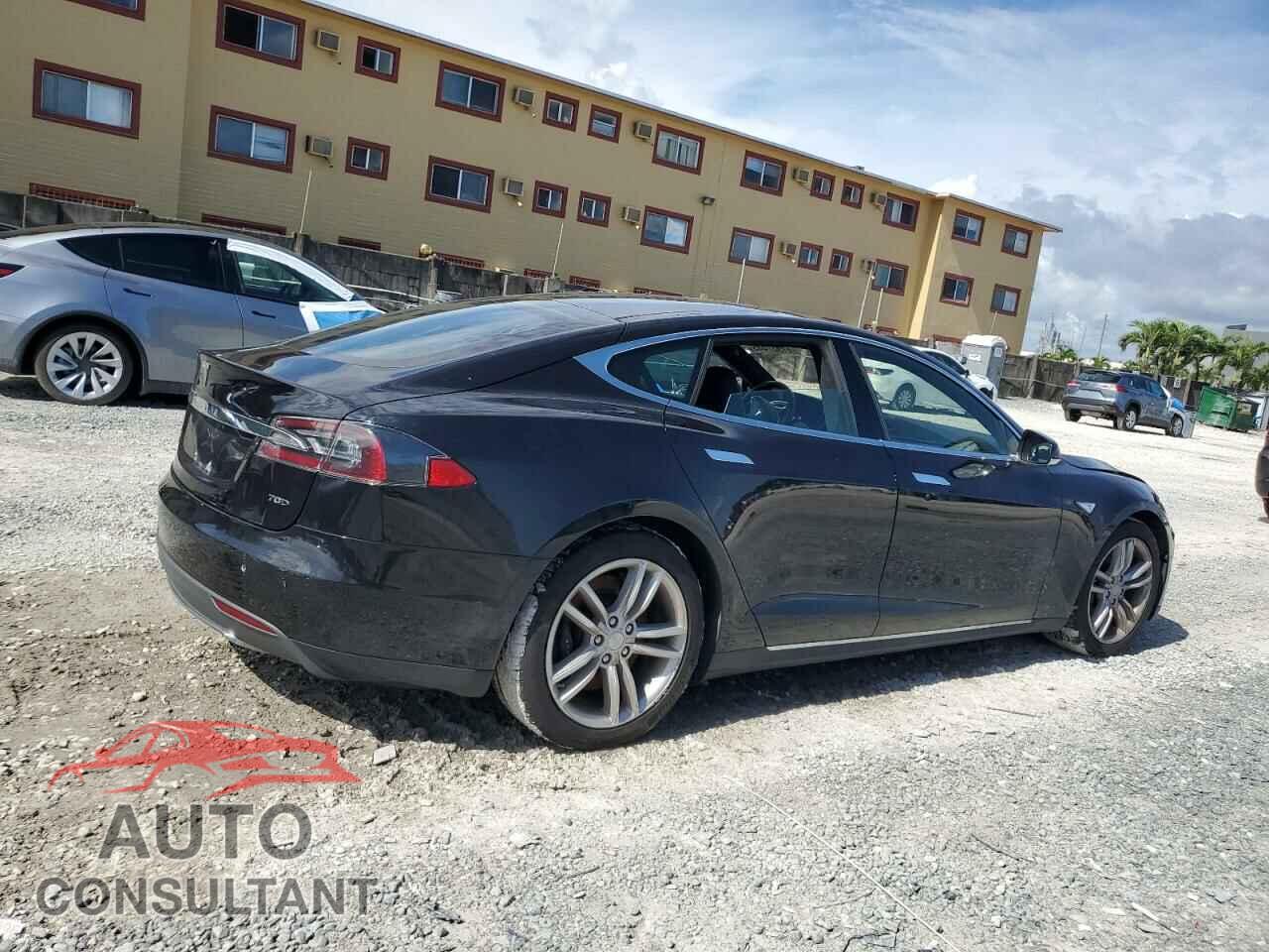 TESLA MODEL S 2015 - 5YJSA1S2XFF091587