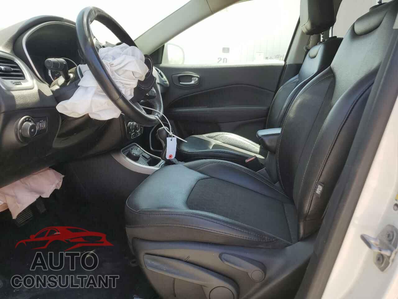 JEEP COMPASS 2018 - 3C4NJDBB9JT350000