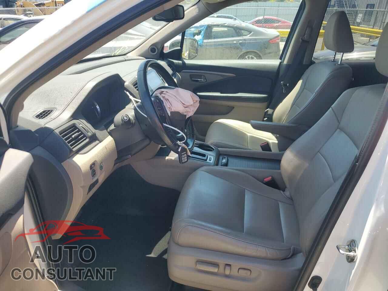 HONDA PILOT 2018 - 5FNYF6H50JB063896
