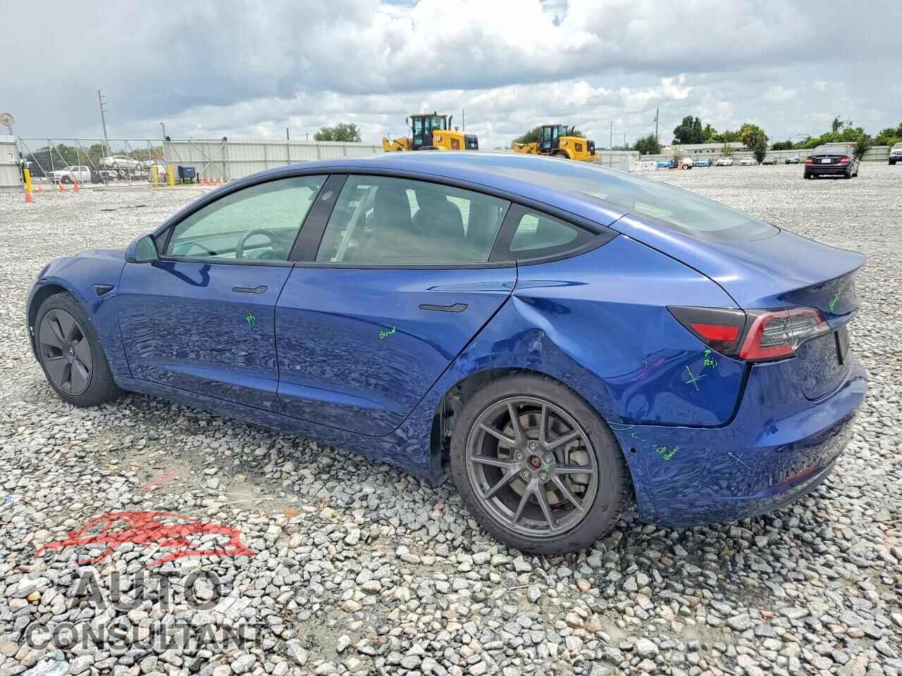 TESLA MODEL 3 2021 - 5YJ3E1EBXMF869193