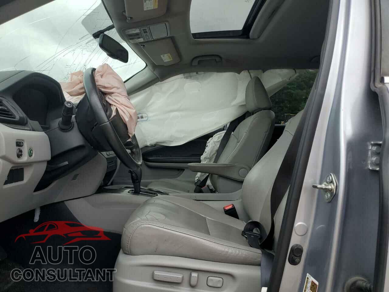 HONDA PILOT 2017 - 5FNYF6H75HB013524