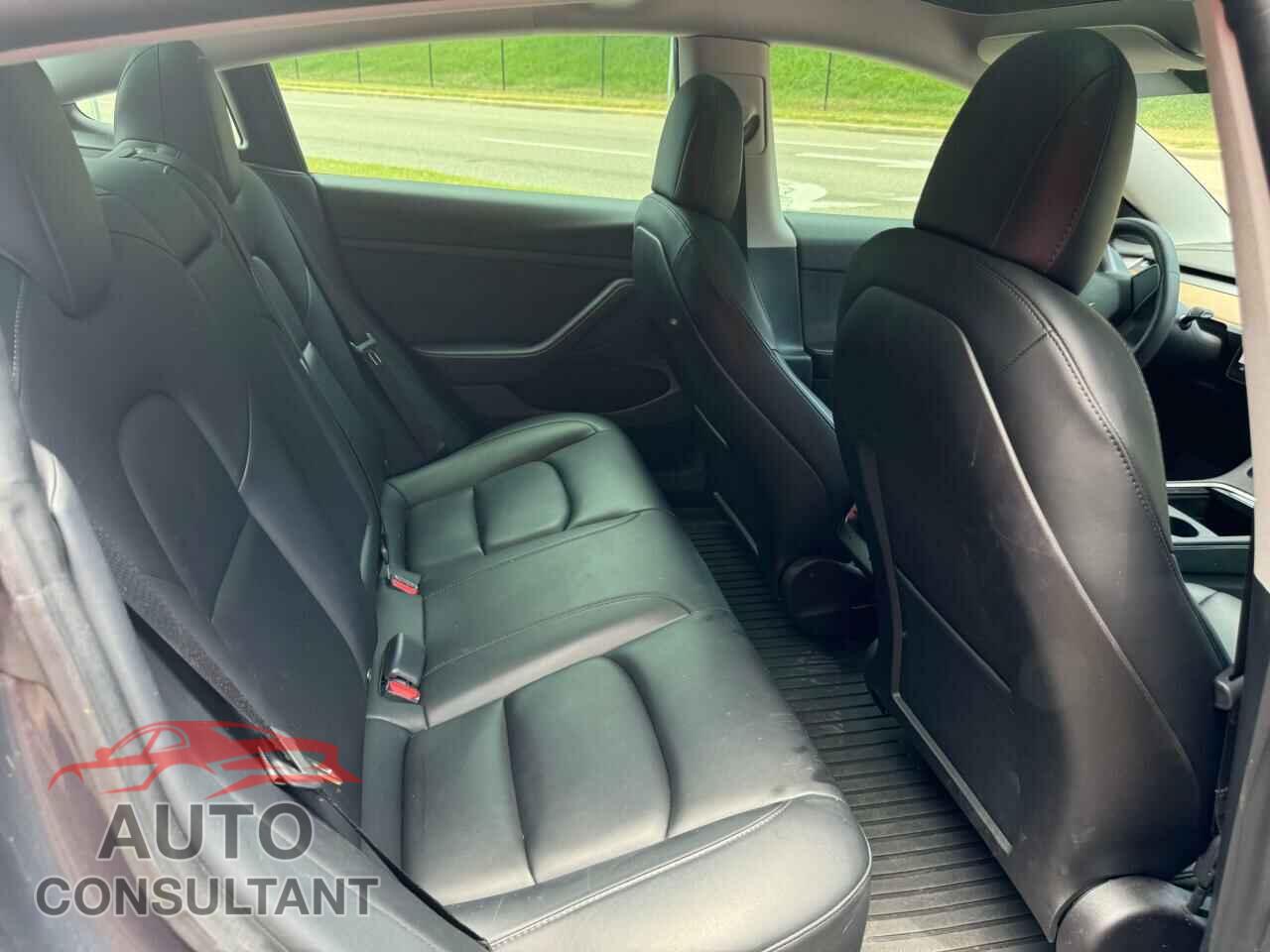TESLA MODEL 3 2021 - 5YJ3E1EA7MF986852