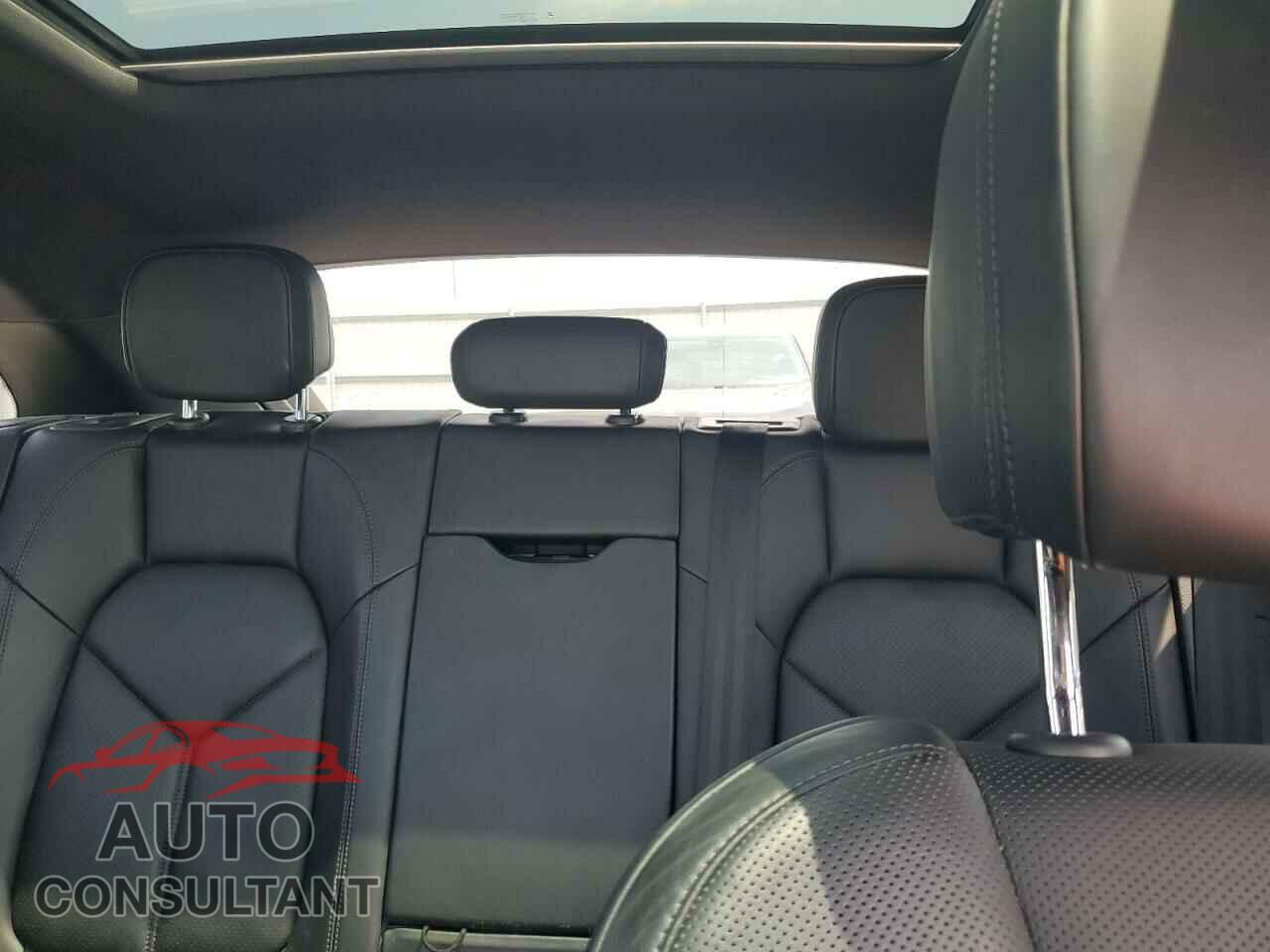 PORSCHE MACAN 2017 - WP1AA2A52HLB08488