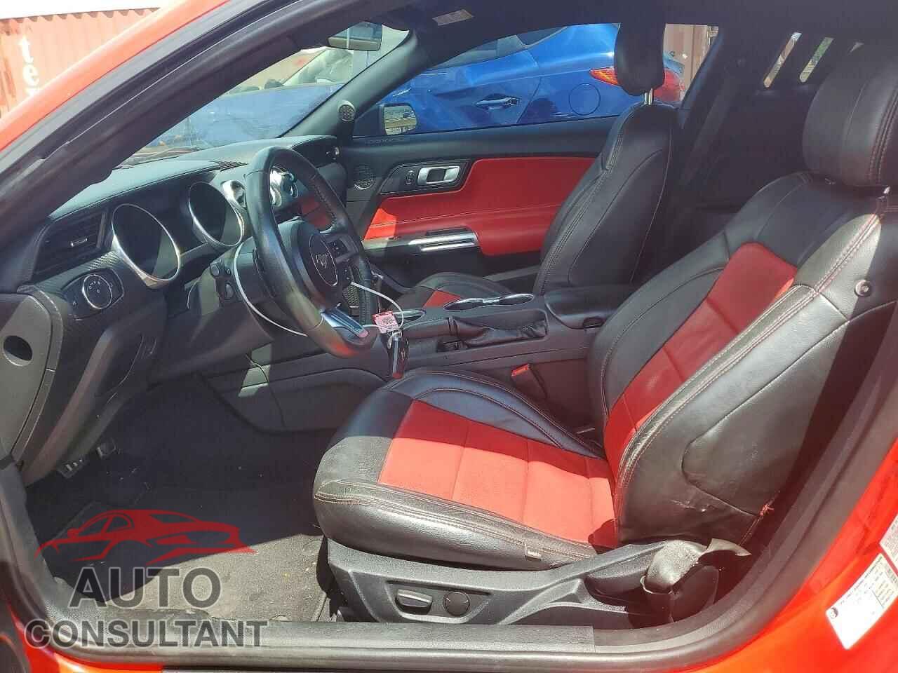 FORD MUSTANG 2021 - 1FA6P8TH1M5117722