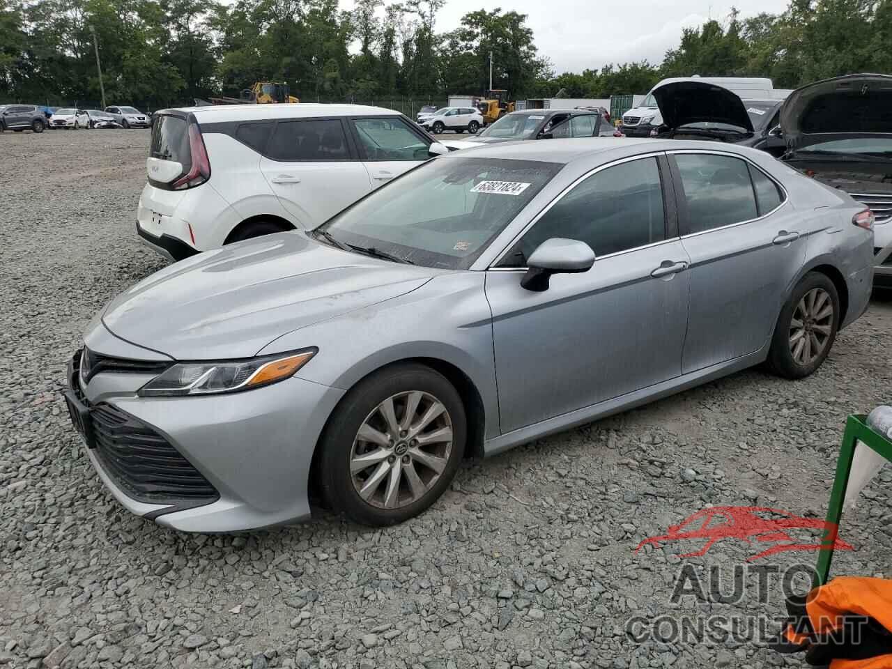 TOYOTA CAMRY 2018 - 4T1B11HK8JU036252