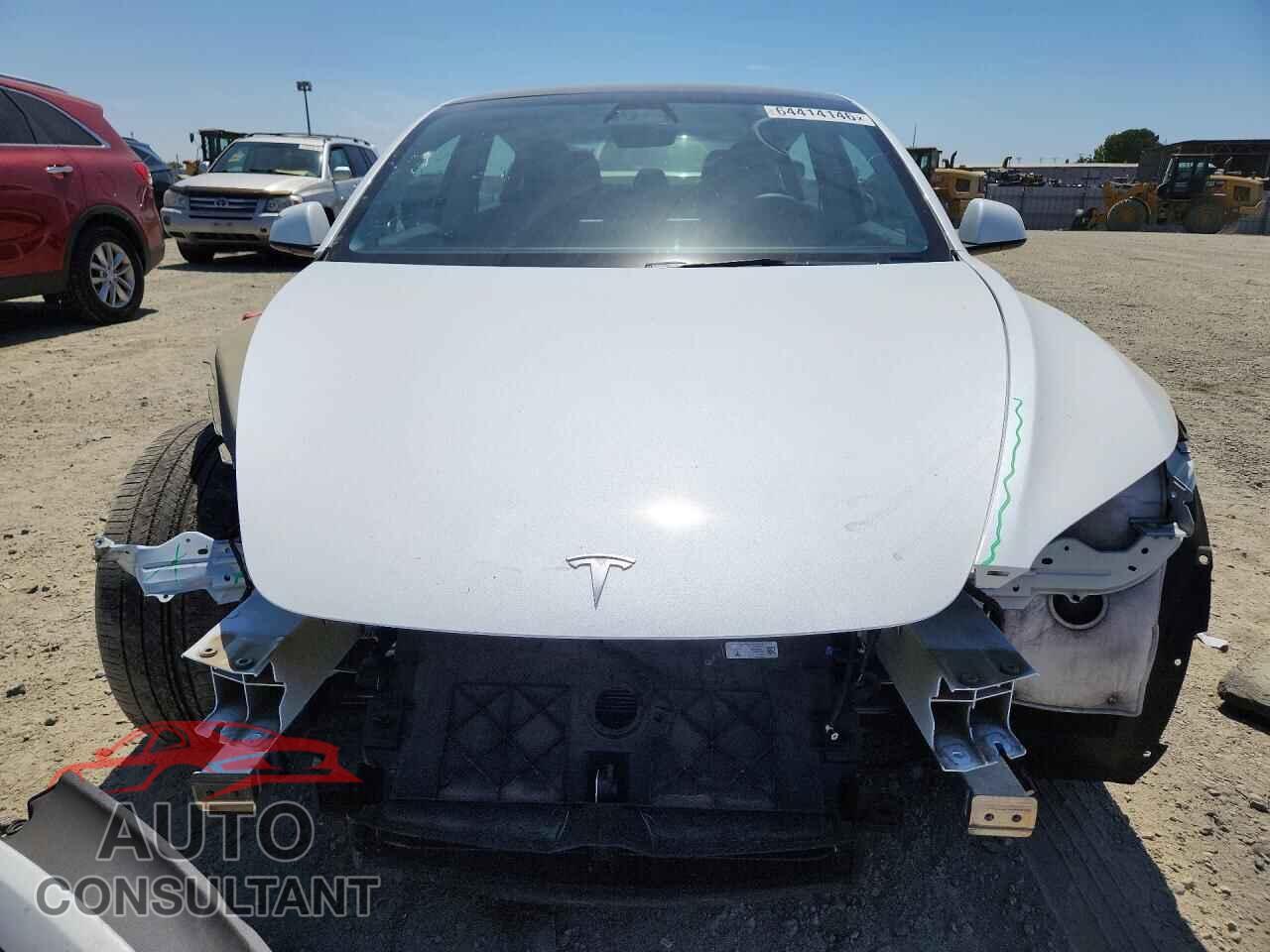 TESLA MODEL 3 2024 - 5YJ3E1EA4RF747850