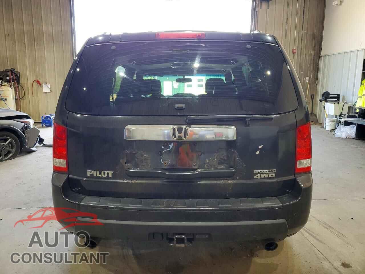 HONDA PILOT 2011 - 5FNYF4H98BB028192