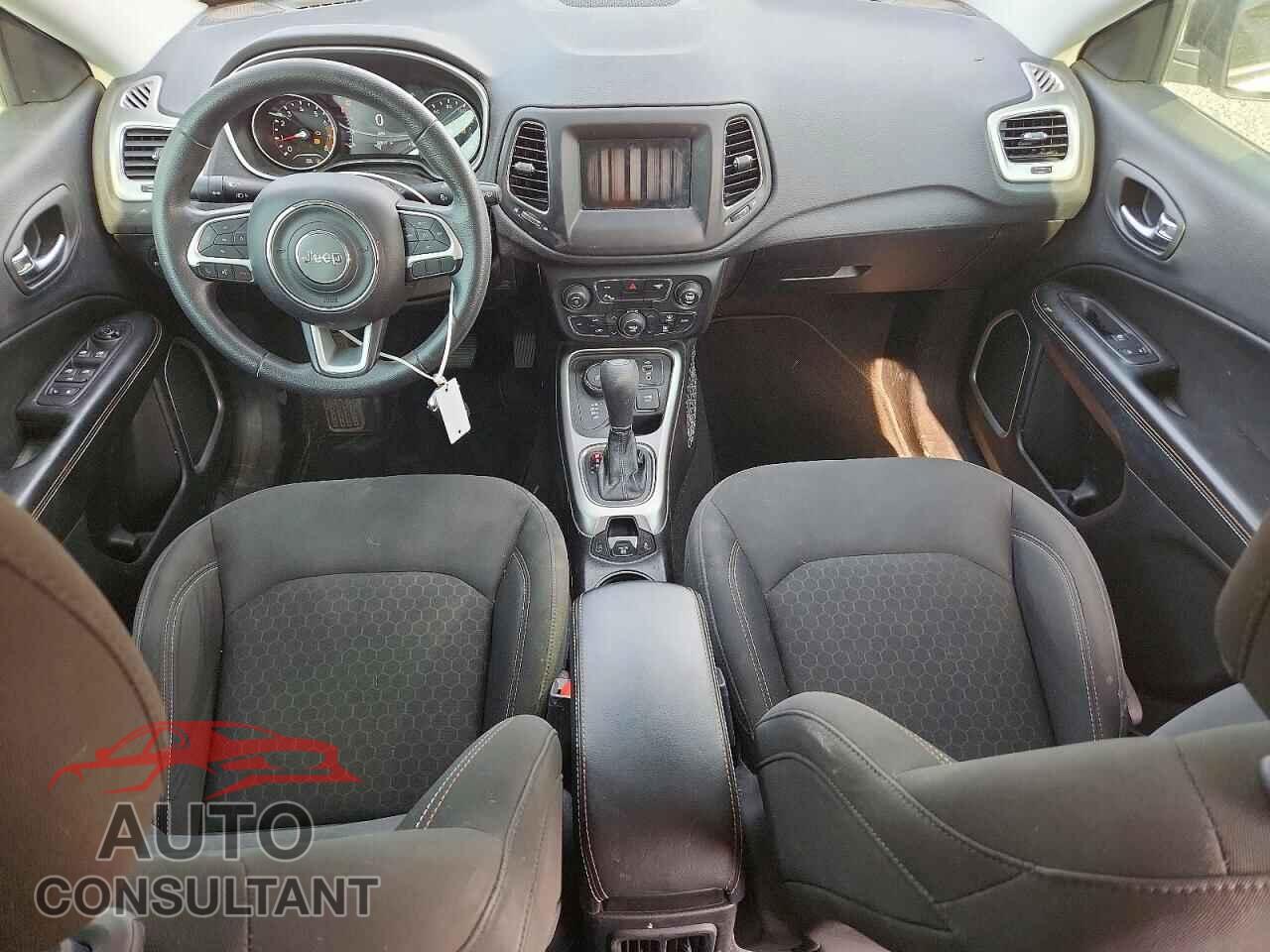 JEEP COMPASS 2018 - 3C4NJDAB8JT307558